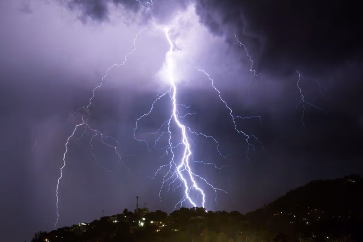 What Happens Inside a Lightning Bolt in the Split Second It Strikes