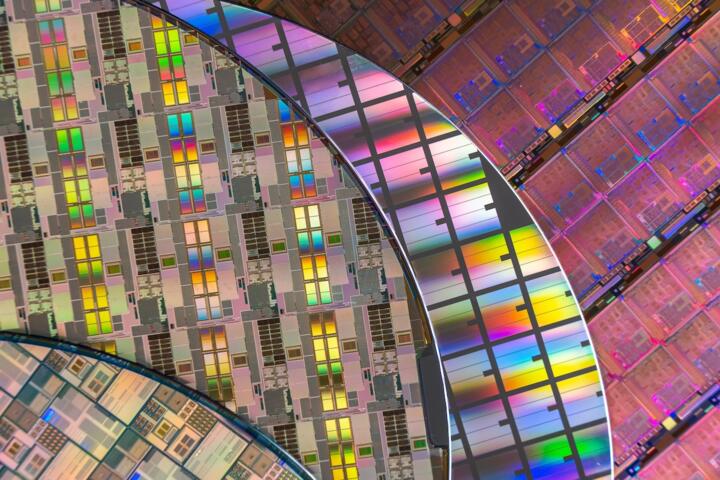 Why EUV Lithography Needs 13.5 nm Light
